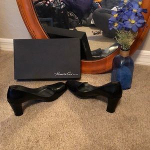 Kenneth Cole black pumps